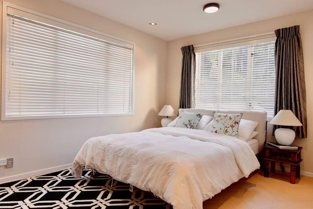 Modern Lifestyle Retreat With Stunning City View Auckland Exteriör bild